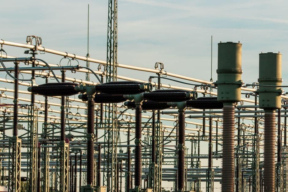 How to Carry Switchgear and Transformer Lead-Time Risk in 2026 Electrical Bids